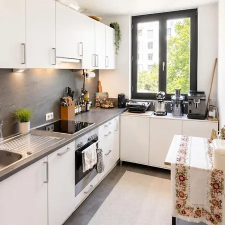 Bright, Fully Equipped Near Oktoberfest Apartman